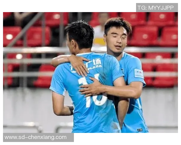 山东鲁能与大连一方激战正酣比赛结果引发球迷热议