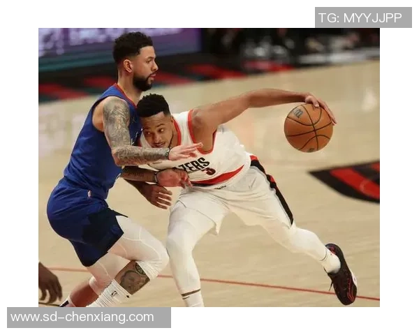 2009年NBA季后赛火箭与开拓者第三场激战回顾及精彩瞬间分析