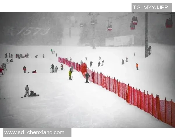 开板在即!亚布力雪道连续完结塑形 开板在即!亚布力雪道连续完结塑形